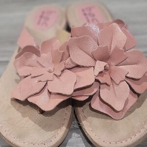 Born floral sandal Size 9